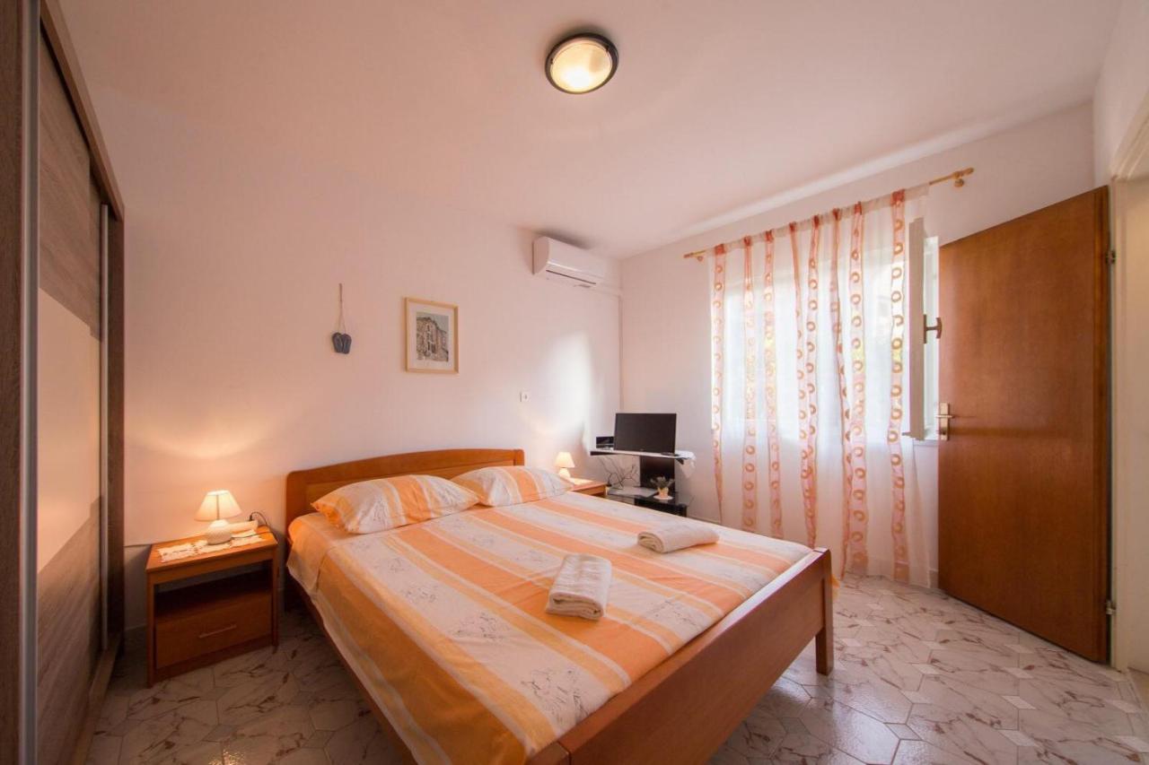 Apartmani Katija Komiža 外观 照片